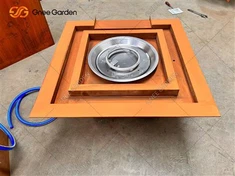 Voda u bazenu sa značajkom Corten Steel Fire Pit